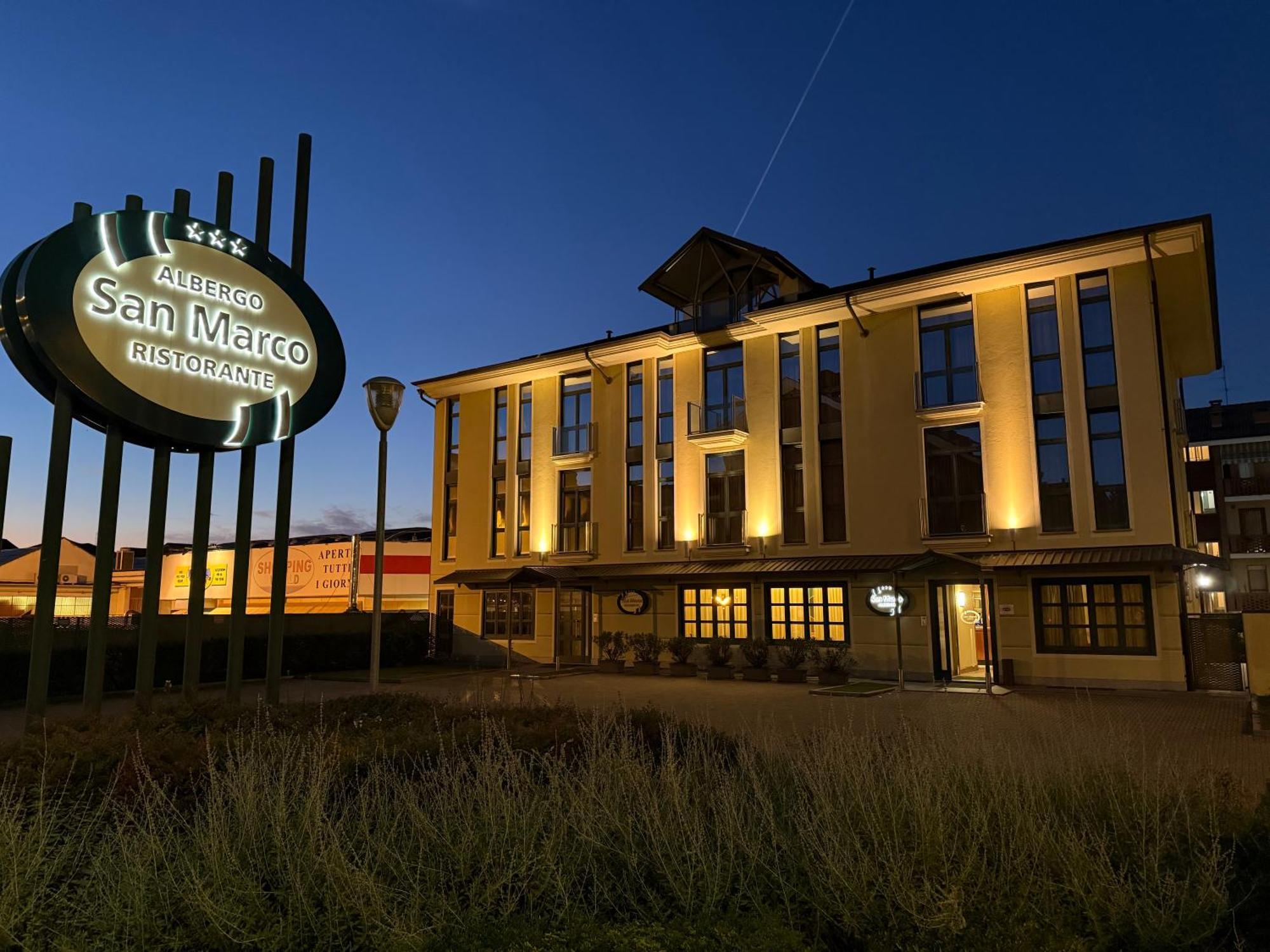 Albergo Ristorante San Marco Carmagnola Eksteriør bilde