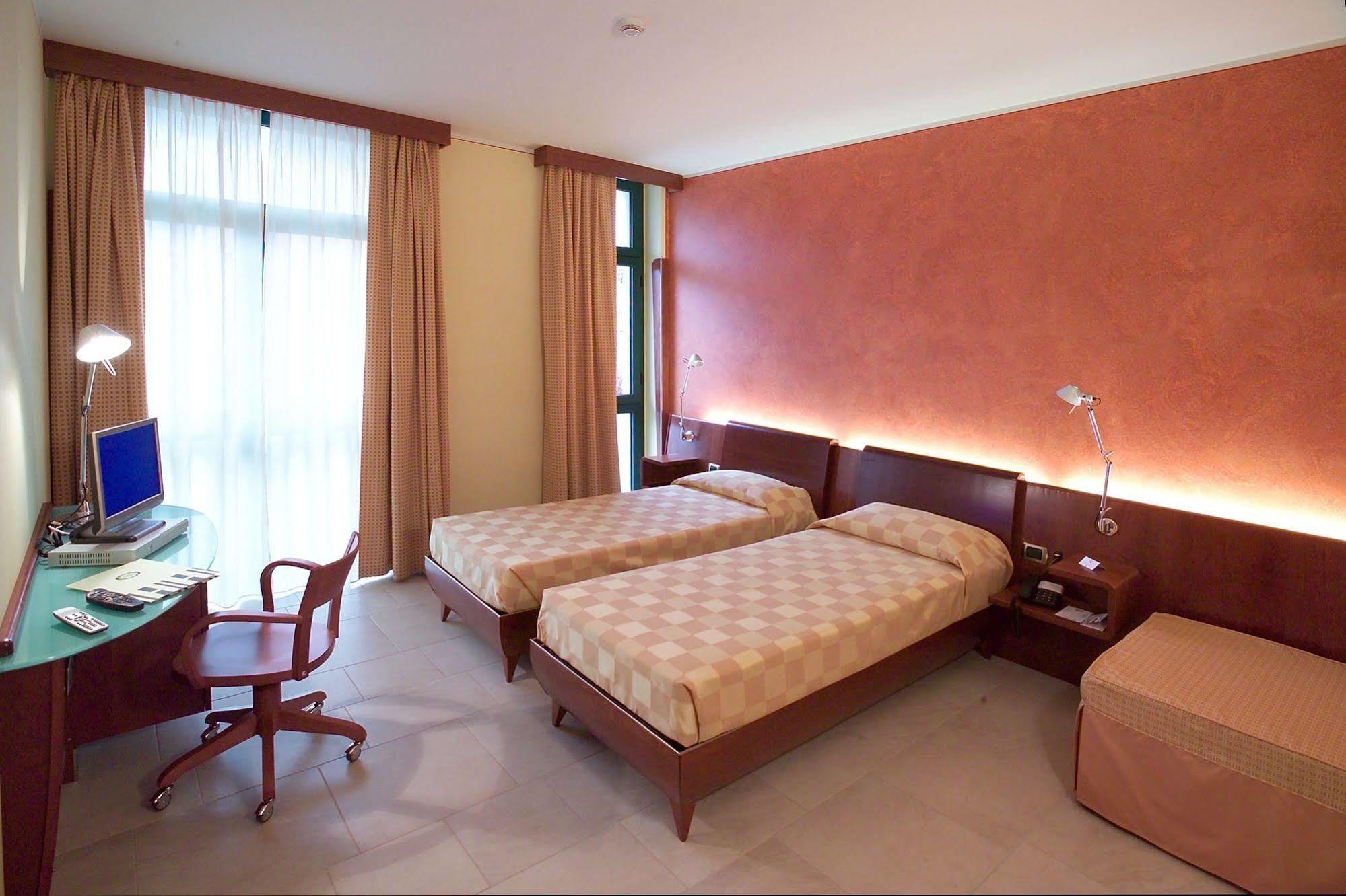 Albergo Ristorante San Marco Carmagnola Eksteriør bilde