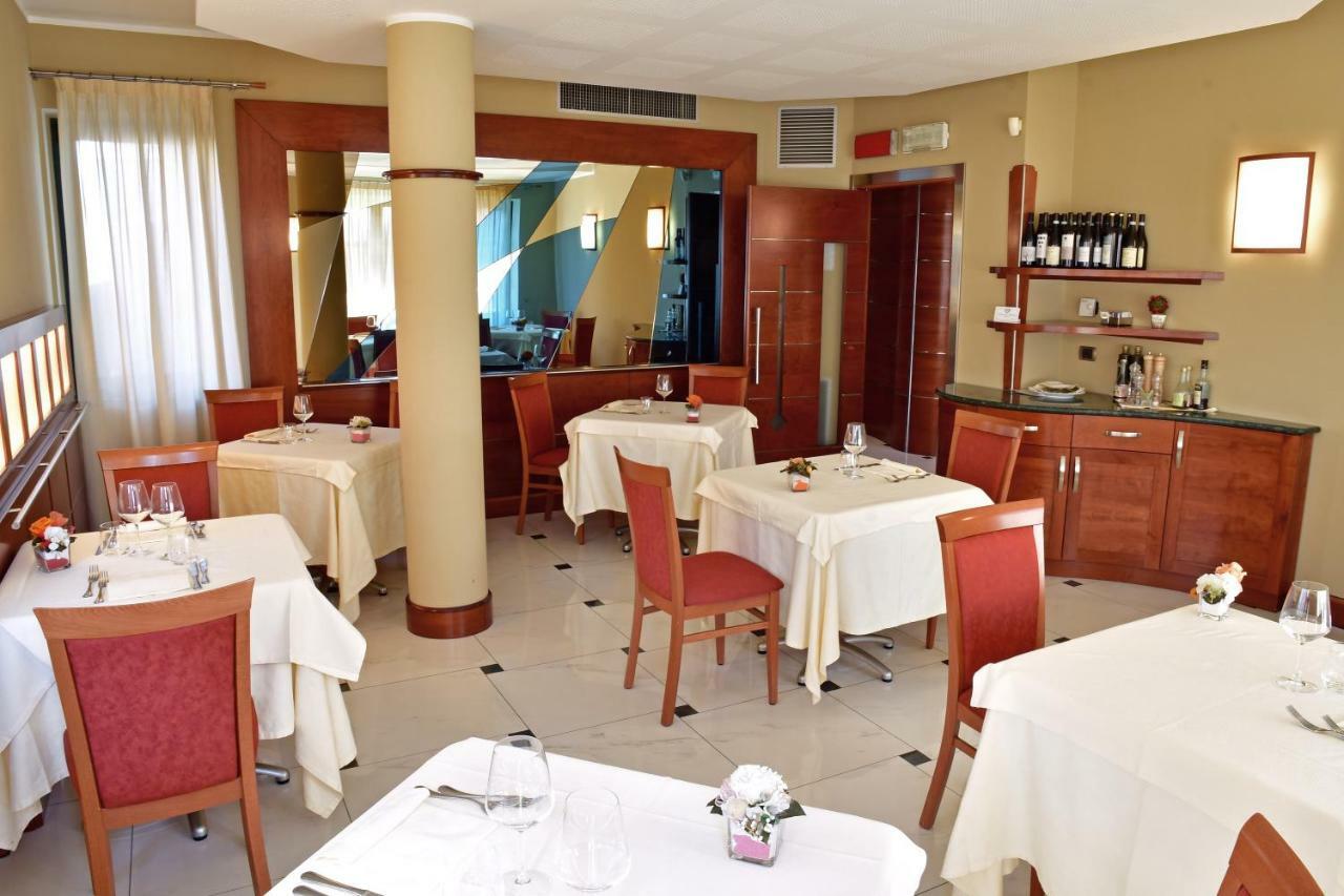 Albergo Ristorante San Marco Carmagnola Eksteriør bilde